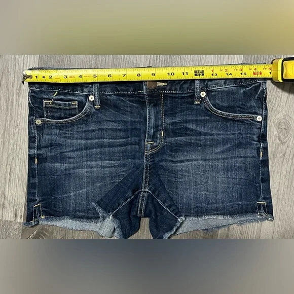 Mossimo Dark Denim Jean Shorts - Raw Hem, Dark Wash, Stretch - Women’s Size 8 - Picture 5 of 8